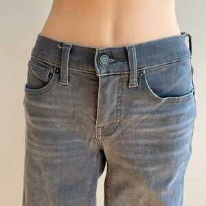Lucky Brand skinny jeans with stretch size 0/25 regular, great condition.